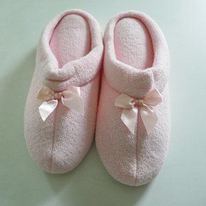 NWOT light pink terry cloth soft cushioned indoor/outdoor slippers size 9.5-10.5
